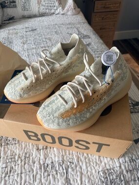 Adidas Yeezy Boost 380 Yecoraite Size 9 Cream Knit Sneakers GY2649 Authentic